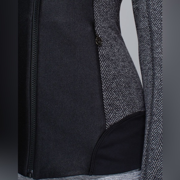 Lululemon Emerge Renewed Jacket in Black and Herringbone - EXCELLENT/LIKE NEW - Picture 7 of 13